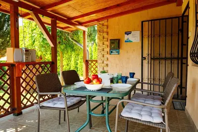 Image de Belle maison de vacances privée avec bain à remous, Wifi, Tv, terrasse et parking