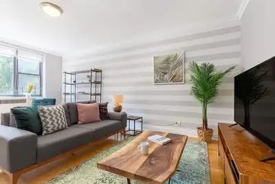 Image de Gorgeous, Roomy West Village 1br w/ Doorman by Blueground