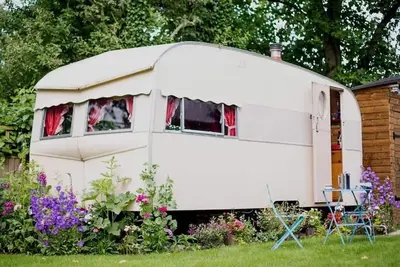 Roulotte-Salle de bain partagée-Vue sur Jardin-Willow Vintage Caravan