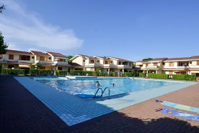 Image de Appartement de vacances avec balcon et piscine
