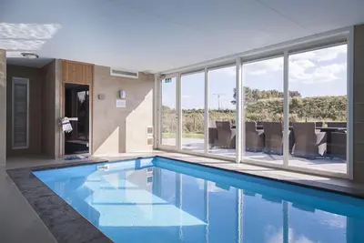 Image de Modern and luxurious holiday home with private indoor swimming pool and wellness