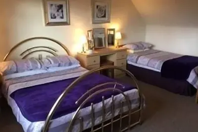 Image de Famille-Standard-Salle de bain partagée-Sleeps 4