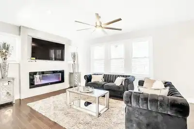 Image de Luxe Private Getaway in the Heart of Baltimore!