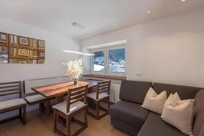 Image de Appartement \"Justine Wurdengeja\" près des pistes avec vue sur les montagnes