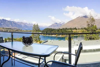 Image de Panorama Escape - Elevated above central Queenstown |Views Views Views