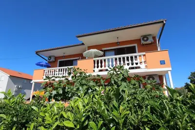 Apartment Miko 3 for 3 people in Malinska