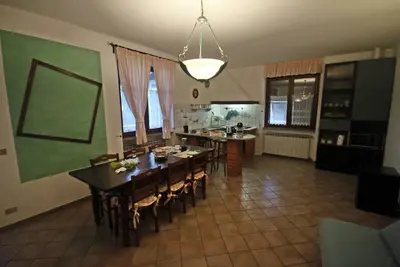 Image de Dory's apartment. . . for fashion and wine