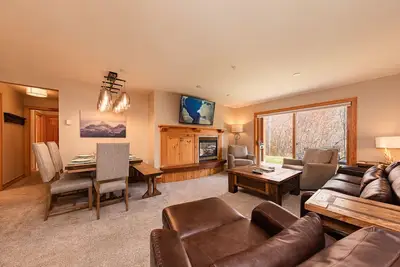 Image de Your home away from home! Newly remodeled 3br\/3ba Teton Creek Resort Condo
