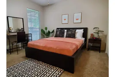 Image de Cozy Condo - Pond View - Monthly Discounts- Washer & Dryer-Great Location