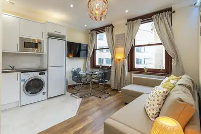 Image de Appartement-Élite-Salle de bain privée séparée-Vue ville