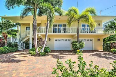 Image de Keys Paradise on Coury Drive Key Colony Beach. Vacation in resort style