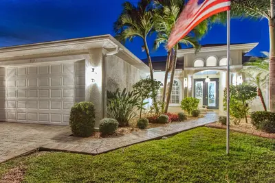 Image de Seabim Villa Carisstheo - walking distance Cape Harbour Marina, Gulf access