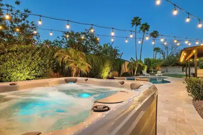 Image de Stylish Home w/ Hot Tub, Heated Pool & Game Room