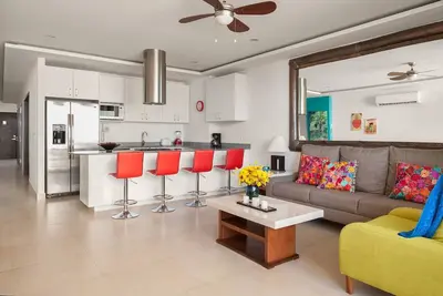 Image de Luxury Condo With Ocean View Rooftop Pool Deck Heart of Romantic Zone Beach Area