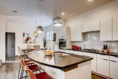 Image de 4 bed, 4 bath, Minutes to Downtown Denver