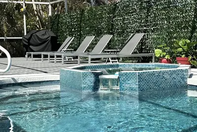 Image de Walk to Beach, Heated Pool/Spa, Screened Lanai w/everything for best vacation