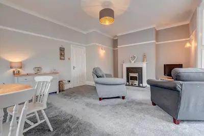 Image de 1st Floor-Appartement-Supérieure-Salle de bain privée séparée-Vue sur Parc