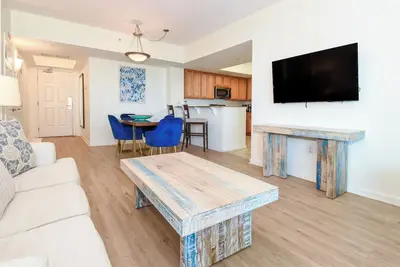 Image de 4th Floor Condo w/ Lagoon Pool Views & Fun Amenities in Central Destin! 🌴🌊☀