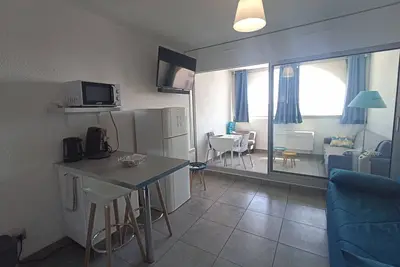 Studio cabine climatisé avec parking à Sète