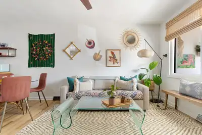 Image de Boho Paradiso: Walk to Folly
