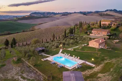 Image de Villa Lajatico Farmhouse with Private Pool and the Most Exciting View over the Hilltops