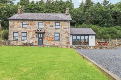 Image de The Cottage, pet friendly, country holiday cottage in Llaniestyn