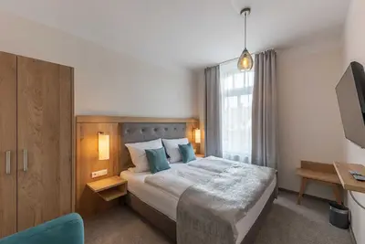 Image de Standard double room 11 (top floor right) - 24\/7 self-check-in, 14008