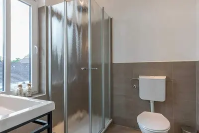 Image de Superior double room 7 (top floor left) - 24\/7 self-check-in, 14008