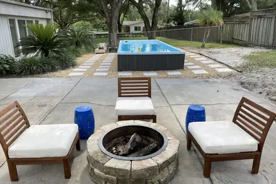 Image de Riverview w/swim spa Retreat, Wi-Fi, Kitchen, Laundry, Perfect for Extended Stay