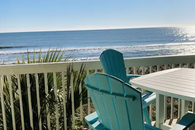 Image de Welcome to Oceanside Oasis, a Kure Beachfront Condo with a view you will love!