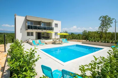 Image de Superbe maison à Ivanbegovina avec WiFi
