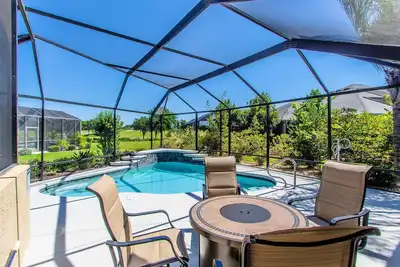 Image de Beautiful Water/Golfview 3 Br pool home, located in the center of the Villages