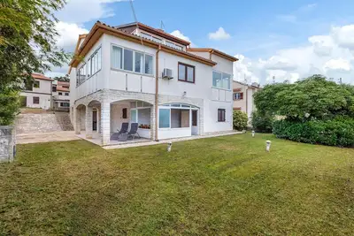 Image de Belle maison à Premantura avec WiFi