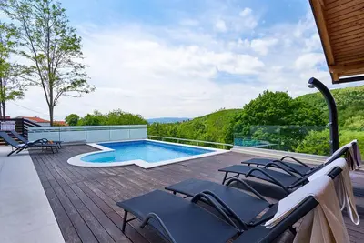 Image de Maison confortable à Zagreb avec.