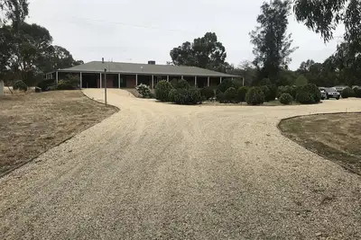 Image de Very Large 4 Bedroom House and Pool
