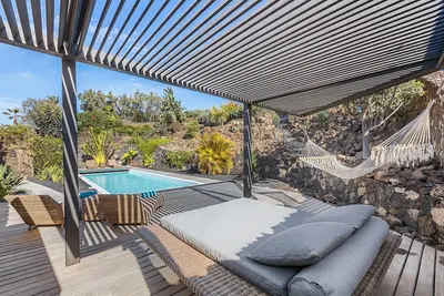 Image de Superbe nouvelle maison avec piscine chauffée