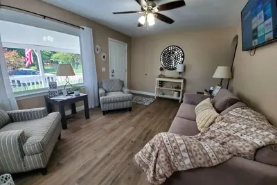 Image de 102 E home Ave. · ✪ Rodney's Cute and Charming Trenton home ✪