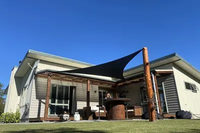 West Coast Paradise - Pet Friendly - Starlink