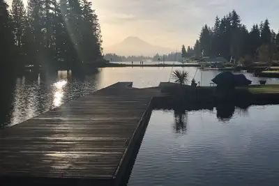 Image de Lake Tapps! Lake Front Available for Booking