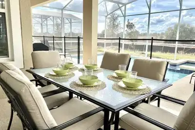 Image de Luxury 6 bedroom 5 bath pool Home 203