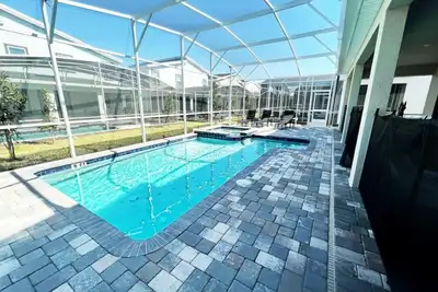 Image de Luxury 8 Bedroom 5 bath private pool Home 212