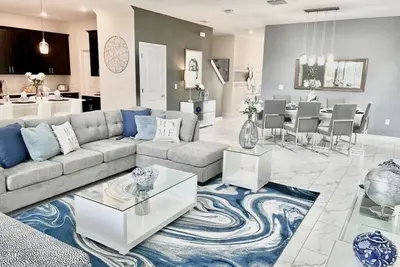 Image de Luxury 5 Bedroom 4 bath private pool Home 190