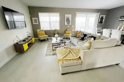 Image de Luxury 7 Bedroom 5 bath pool Home 209
