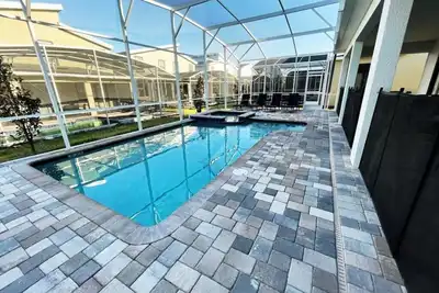 Image de Luxury 7 Bedroom 5 bath pool Home 208