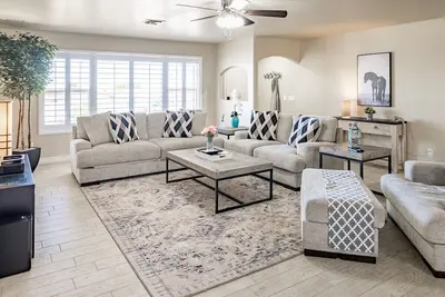 Image de B-Lake Havasu Hideaway🌴 Plenty of Rv and Boat parking. Lots of space