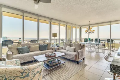Image de Walk to Beach: Luxury Biloxi Condo w\/ Pool Access!
