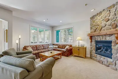Image de Spacious, Family-Friendly Condo w/ Free Ski Shuttle, Shared Pool