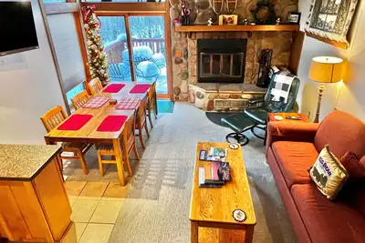 Image de Ski-In, Ski-Out Townhome with Lofted Owner's Suite