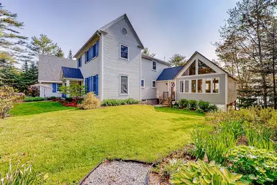 Image de Stunning riverfront gem with private dock, gourmet kitchen, and firepit
