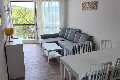 Image de Appartement rénové 43m² avec 2 balcons, parking gratuit et Wi-Fi, à Villard-de-Lans
